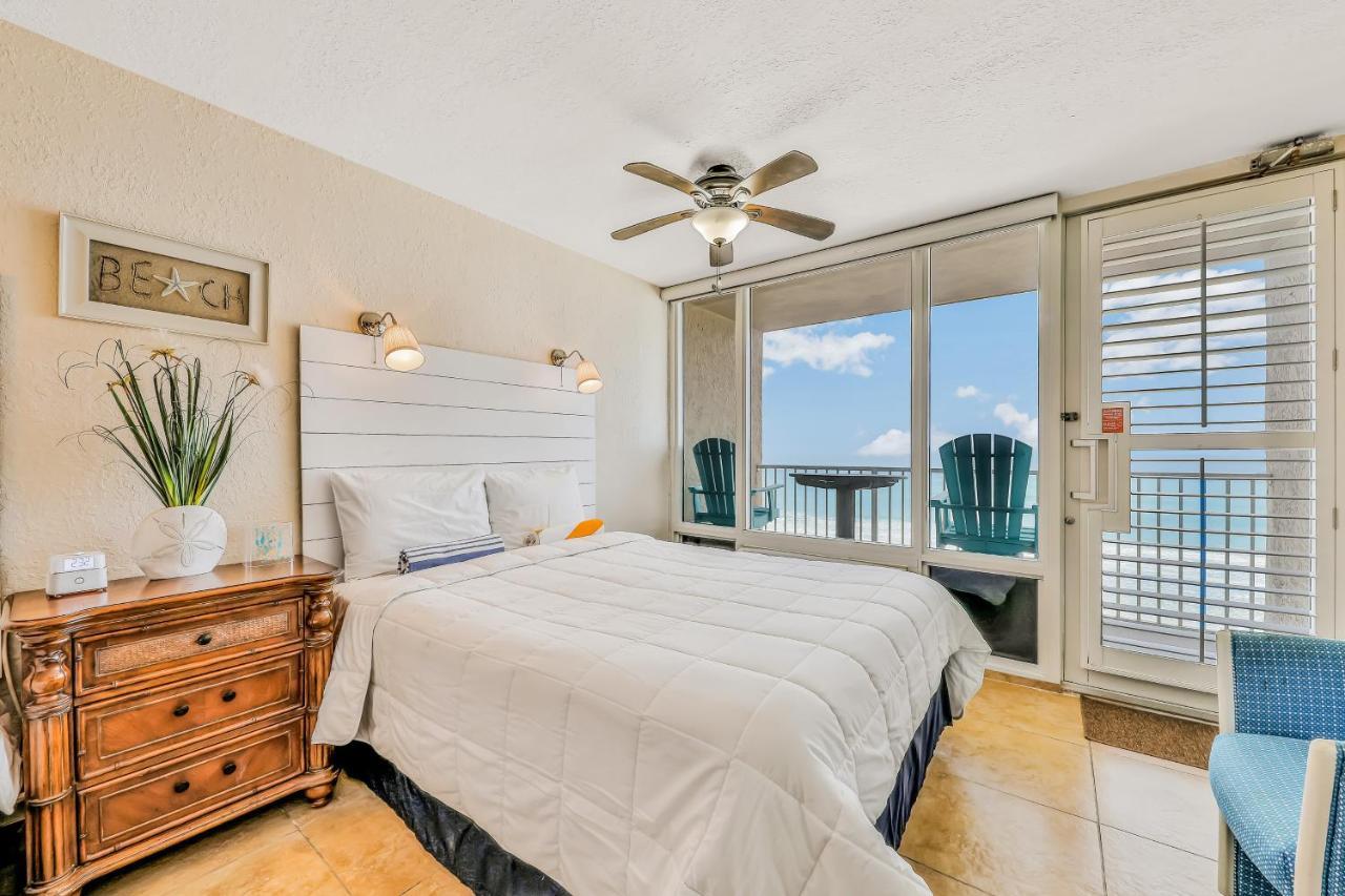 Sunshine & Oceanfront Serenity Apartamento